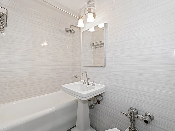 5th image of 45 Tudor City Pl APT 1307
