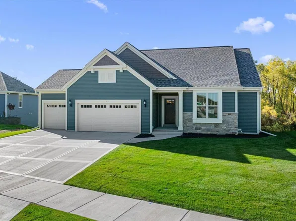 1851 Sweetwater BOULEVARD #Lt9, Port Washington, WI 53074
