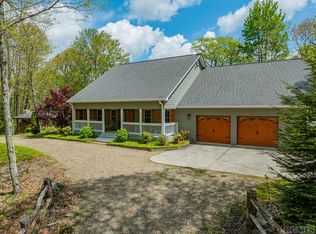 1033 Flat Creek Dr, Glenville, NC 28736