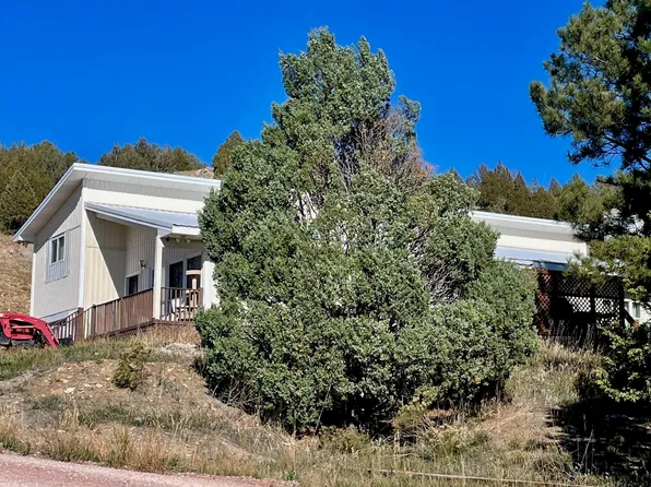 5 Fountain Plaza Rd, Newcastle, WY 82701