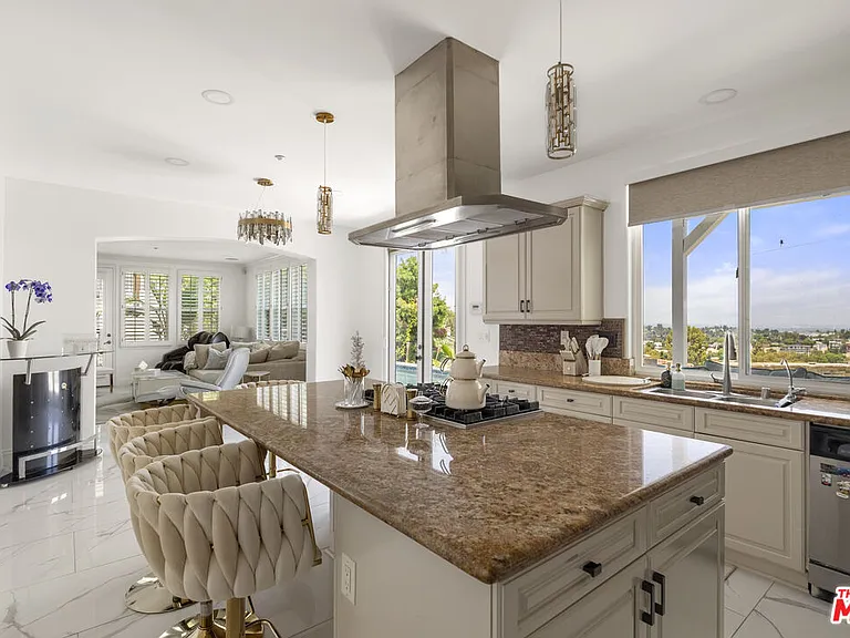 21615 Medina Estates Dr — Photo 16