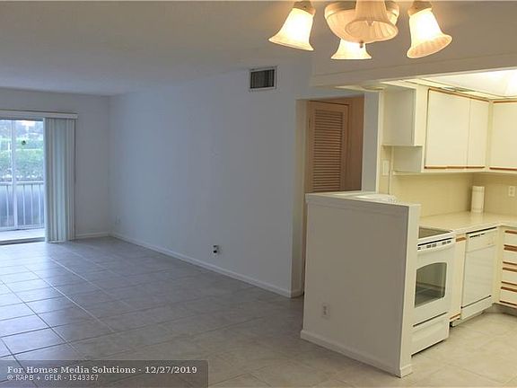 3rd image of 6203 Bay Club Dr APT 1
