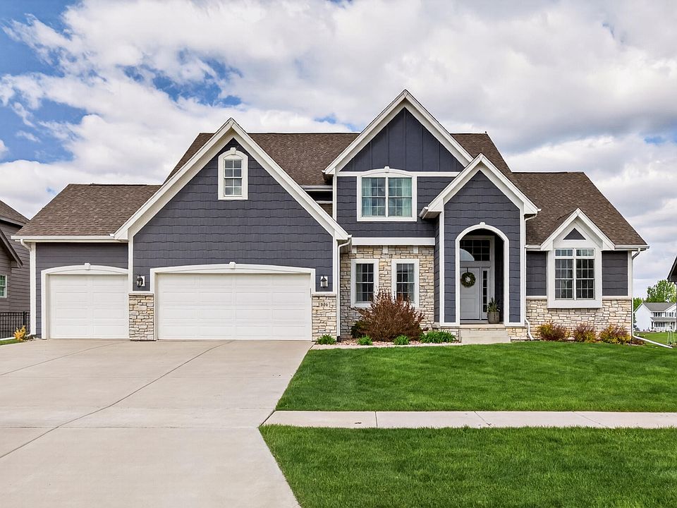 1st image of 506 SW Driftwood Ct