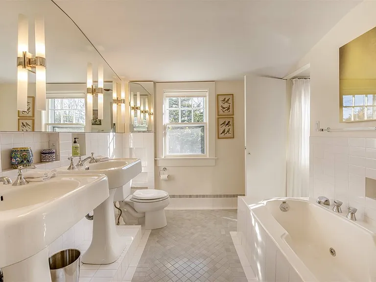 100 Egypt Ln — Photo 12