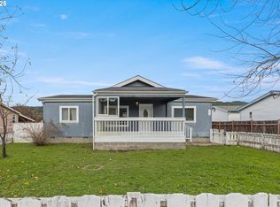 201 Heavenly Ct, Sutherlin, OR 97479