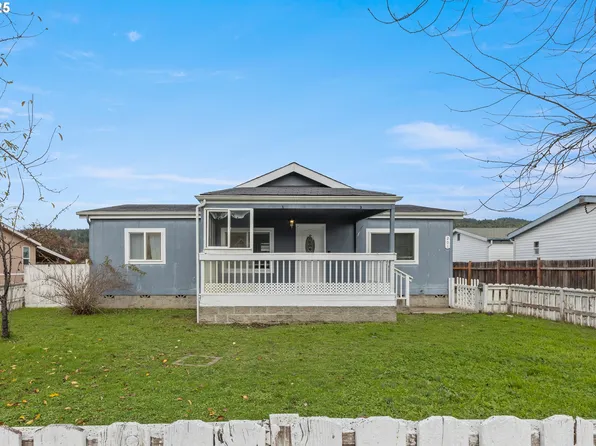 201 Heavenly Ct, Sutherlin, OR 97479