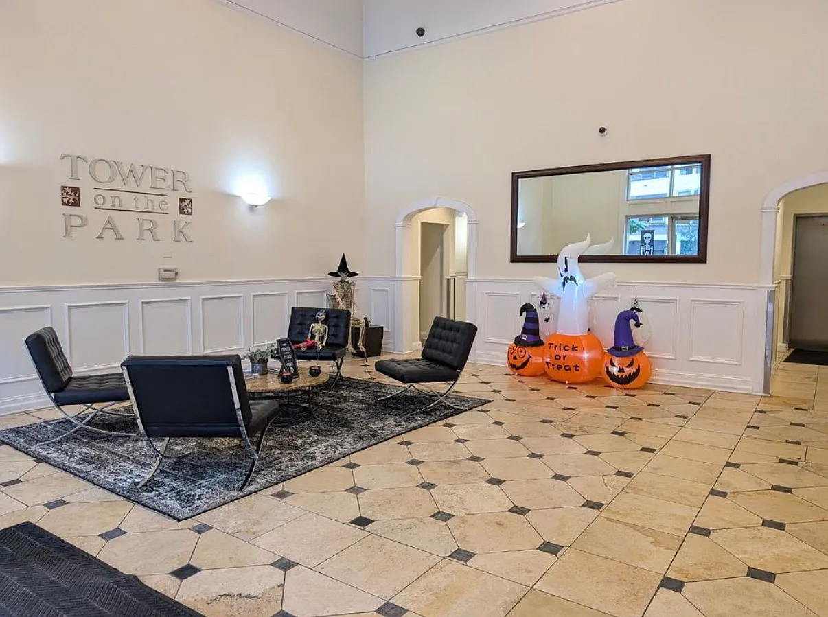 2 bed, 829 sqft, $1,950 — Photo 2