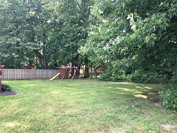 4th image of 6910 S Camelot Dr
