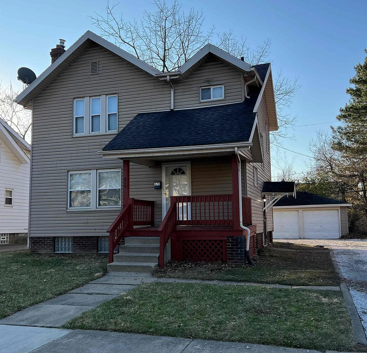 3 bed, 1.0 bath, 1288 sqft, $1,225 — Photo 1