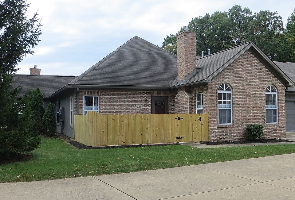 1st image of 3986 Villas Dr