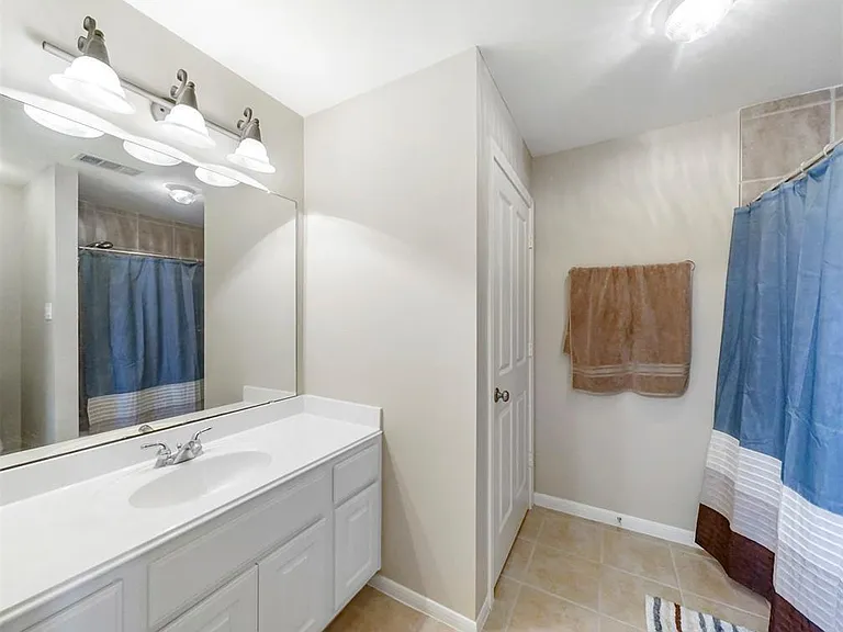 22311 Claysprings Ln — Photo 26