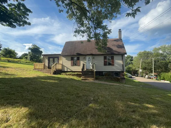4 Harris Pond Rd, Sweet Valley, PA 18656