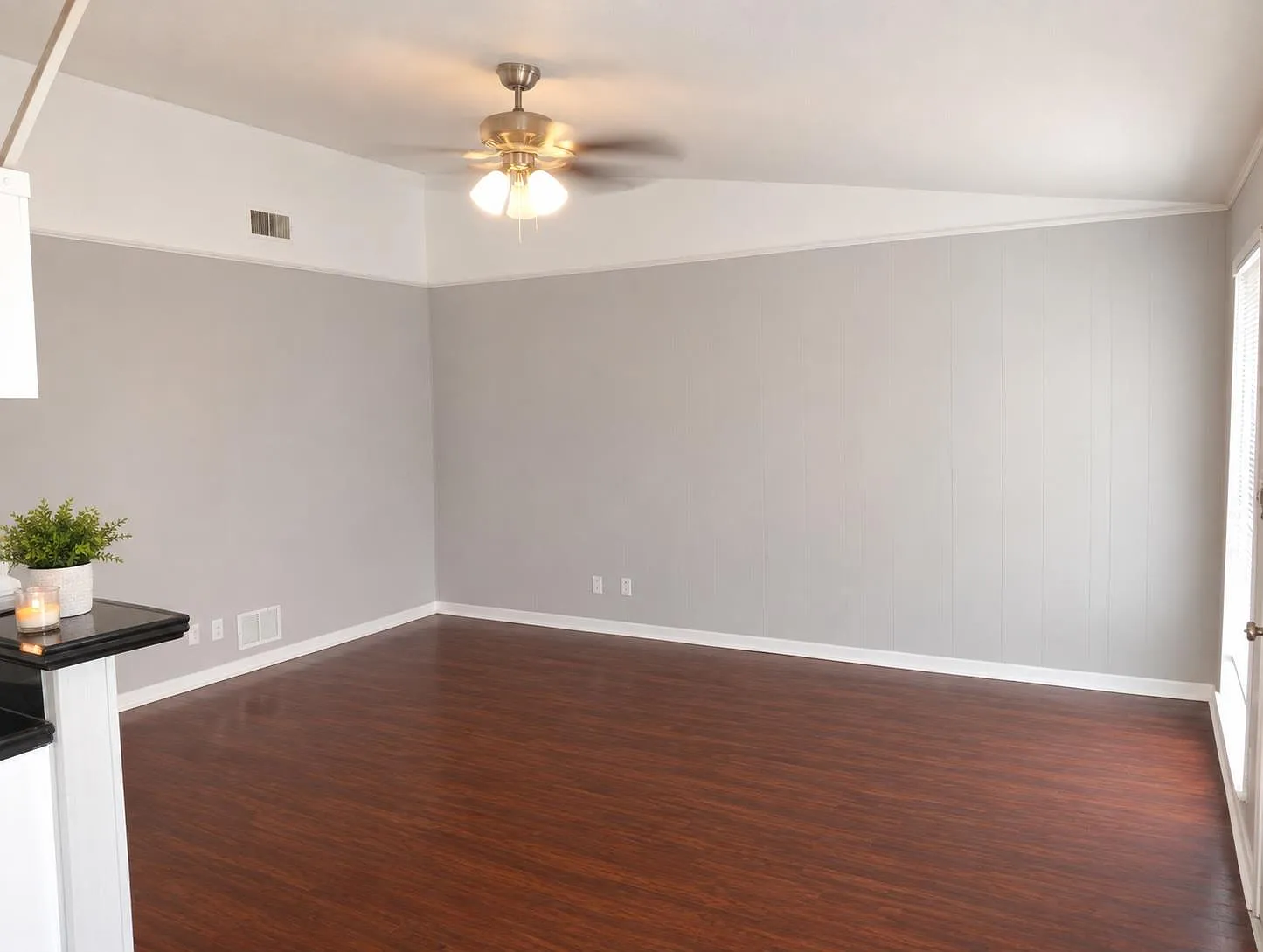 2 bed, 1.0 bath, 850 sqft, $1,350 — Photo 4