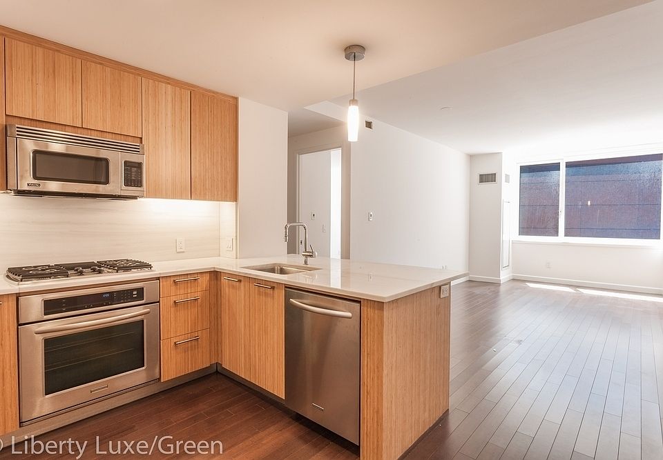 1st image of 200 N End Ave APT 8R