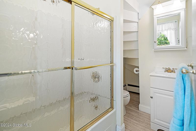 5th image of 141 Pawling Avenue