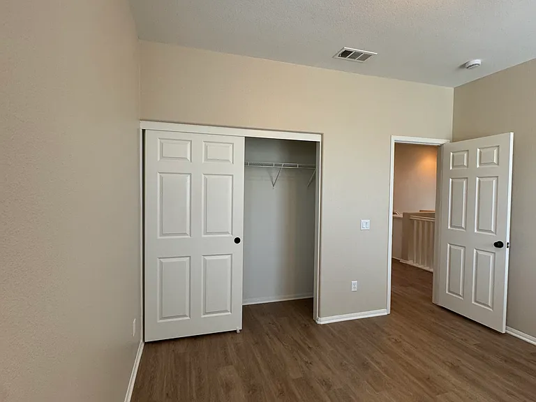28512 Plymouth Way — Photo 52