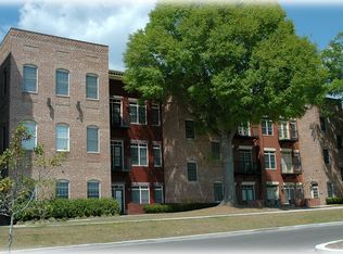 715 N 4th St APT 202, Wilmington, NC 28401
