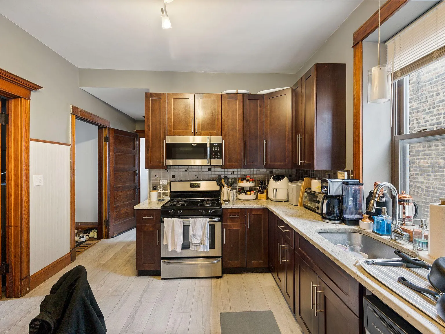 2 bed, 1000 sqft, $2,650 — Photo 3
