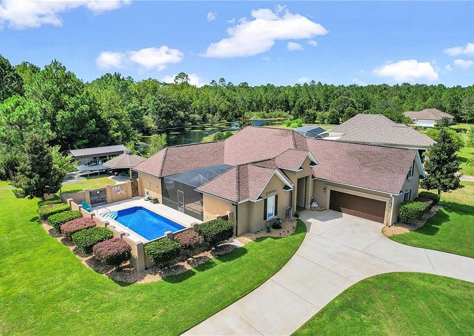1st image of 212 Lakes Dr
