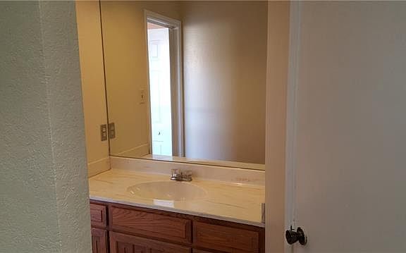 4th image of 1925 Willow Vale Dr