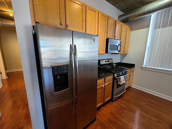2nd image of 1305 S Michigan Ave #62