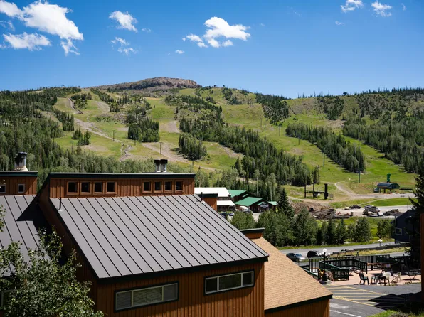 226 S Highway 143 #B-2, Brian Head, UT 84719