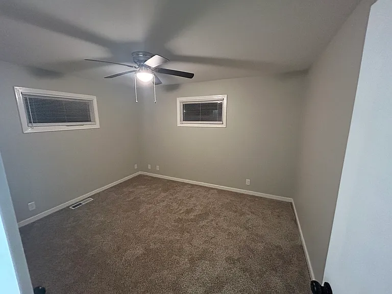 21 Robin Hood Ln — Photo 11