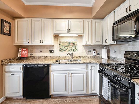 3rd image of 10103 Windstream Dr Unit 3