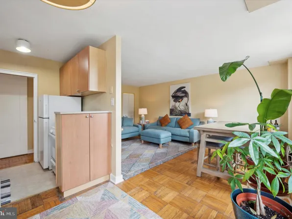 2601 Pennsylvania Ave APT 110, Philadelphia, PA 19130