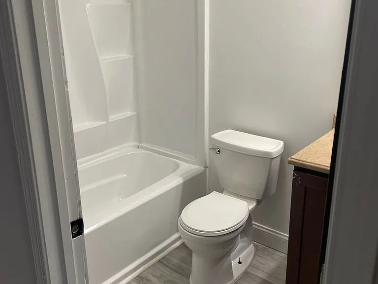 612 N Glover St — Photo 19