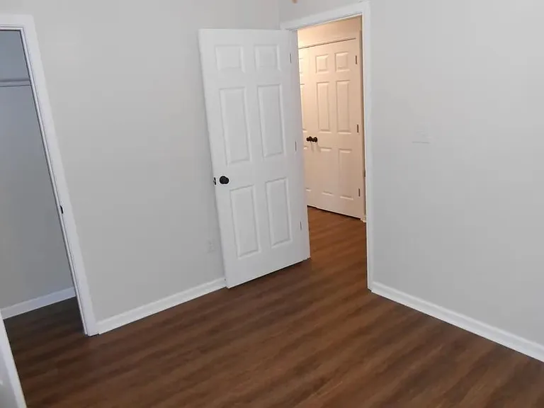 324 W Edmonds St — Photo 18
