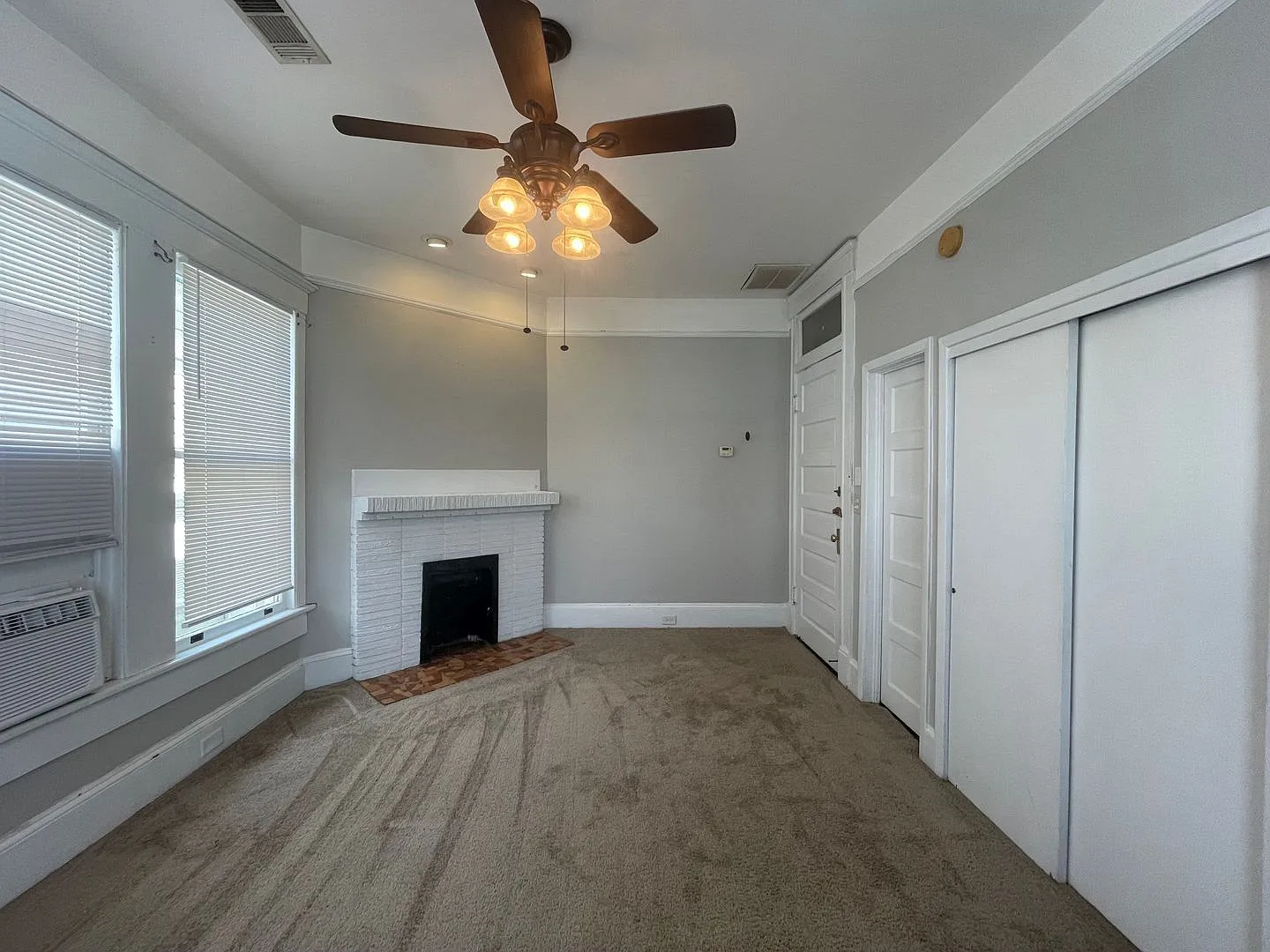 Studio, 1.0 bath, 361 sqft, $650 — Photo 2