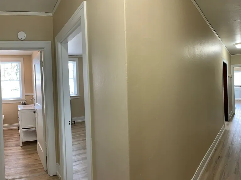 8 S Magnolia St — Photo 3