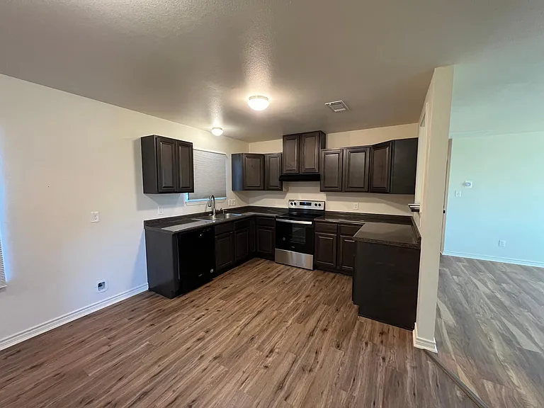 2981 Woodcock St — Photo 18