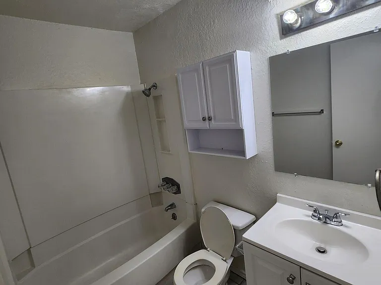 3804 Rocky Hollow Trl #A — Photo 8