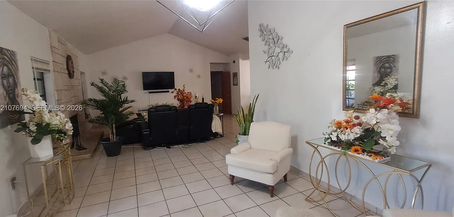 3 bed, 2.0 bath, $3,800 — Photo 4