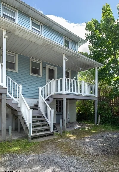97 Youmans Ave — Photo 16