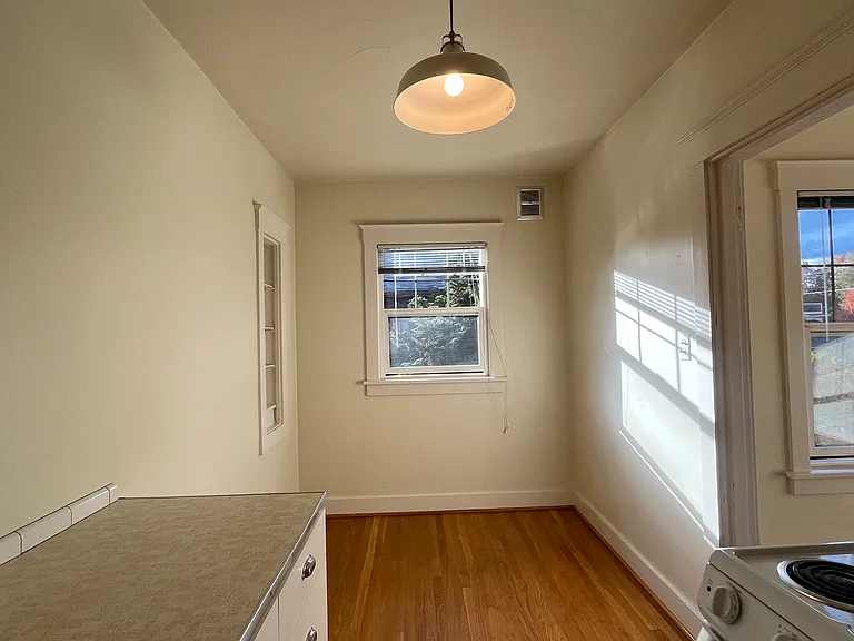 2949 SE Yamhill St #16 — Photo 9