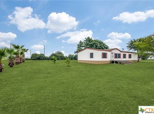 105 Lancelot Ln, Maxwell, TX 78656