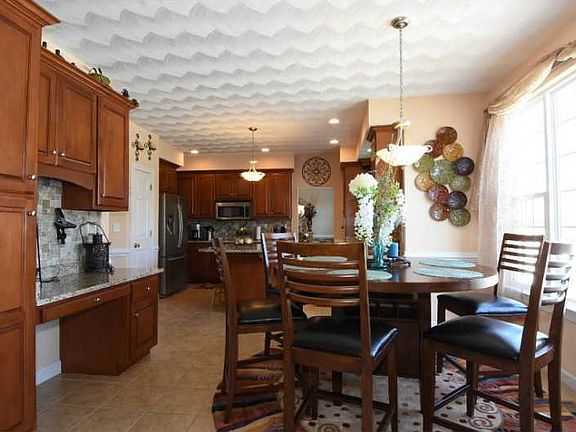 5th image of 641 Flatrock Ln