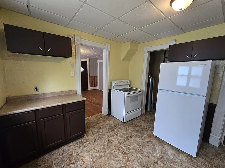 232 Center St — Photo 15