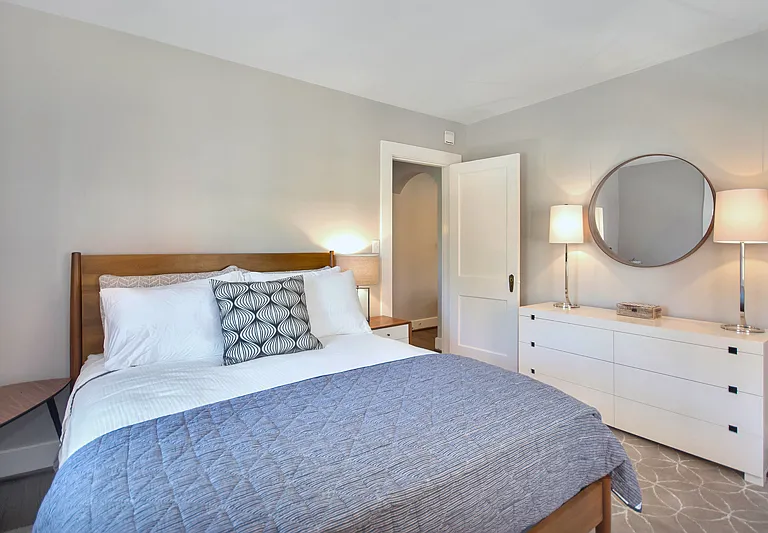 727 Hinton Ave — Photo 8