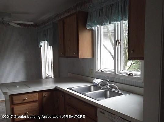 4th image of 2594 Woodhill Dr