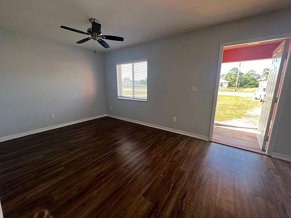 5th image of 935 Eisenhower Blvd