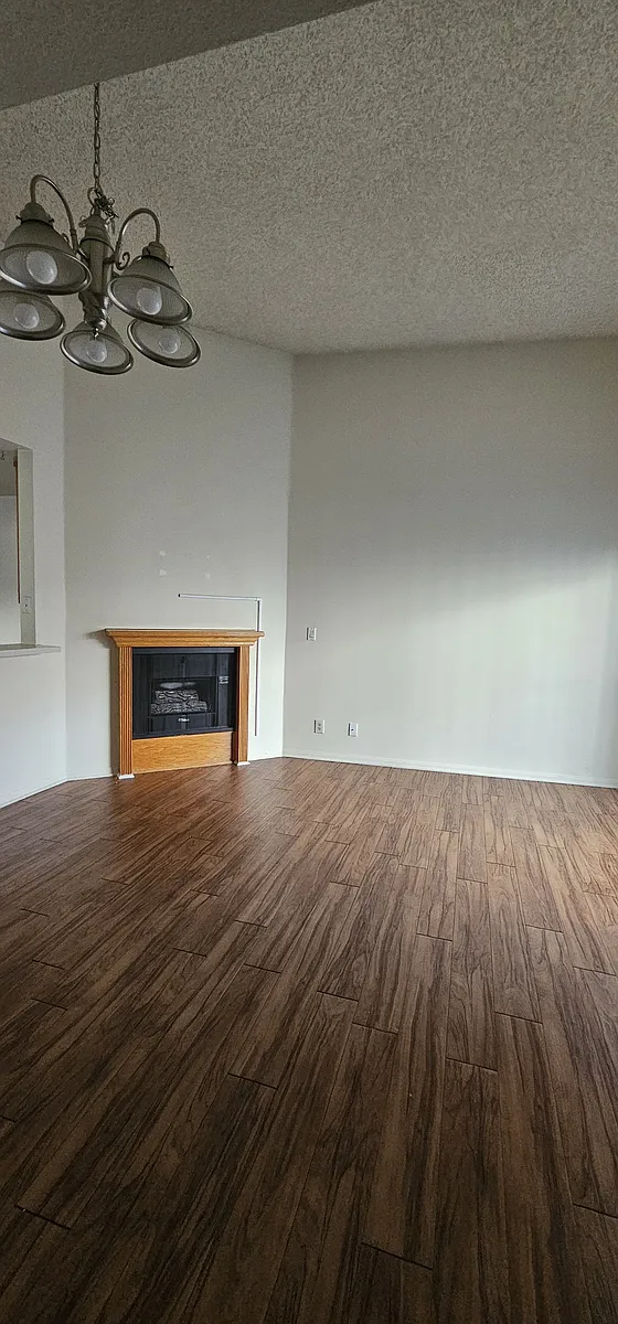 Building Photo - 4184.5 Arch Dr #306