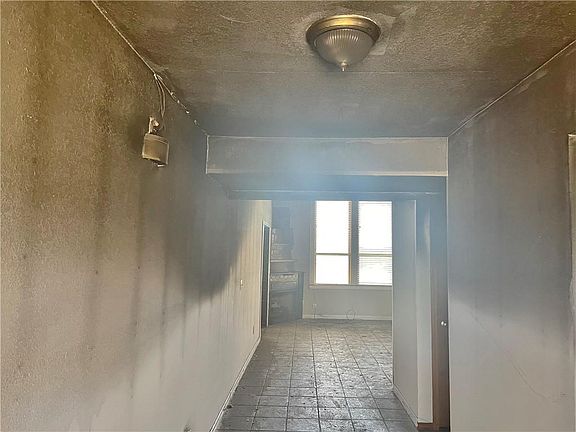 3rd image of 1750 Dalby St