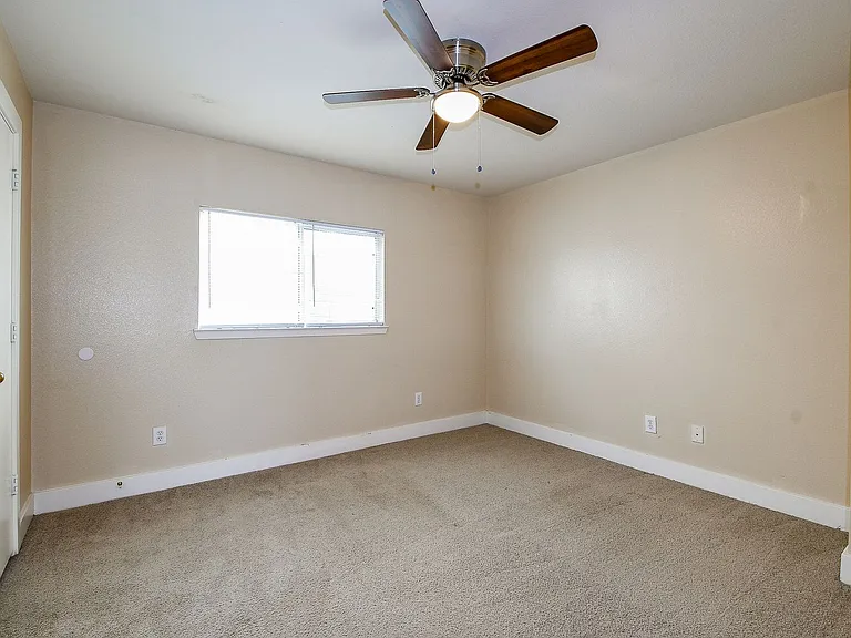 5830 Silver Oak — Photo 27