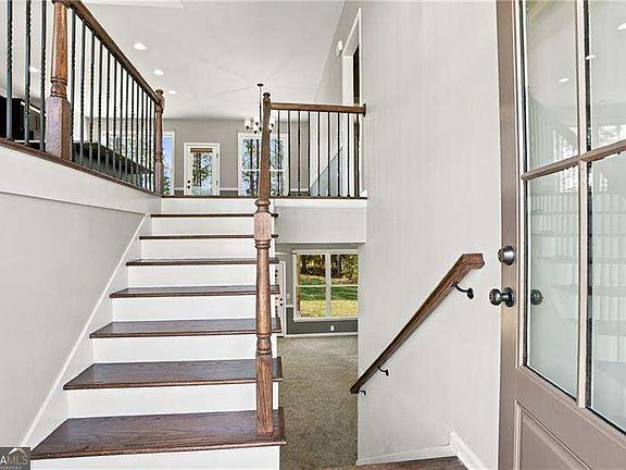 4th image of 11 Griffin Mill Dr NW