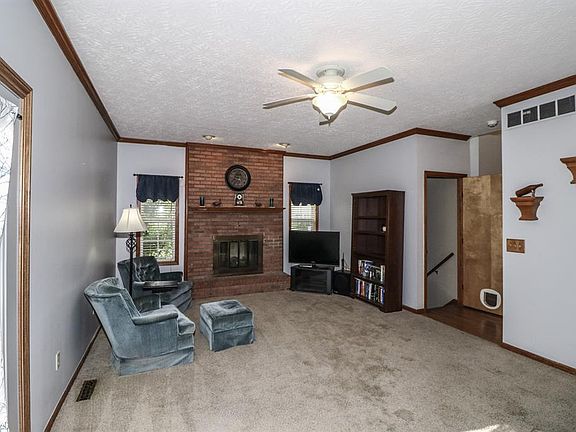 4th image of 4432 Stone Creek Dr
