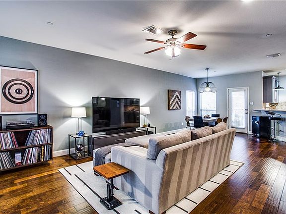 3rd image of 6826 Livorno Ln